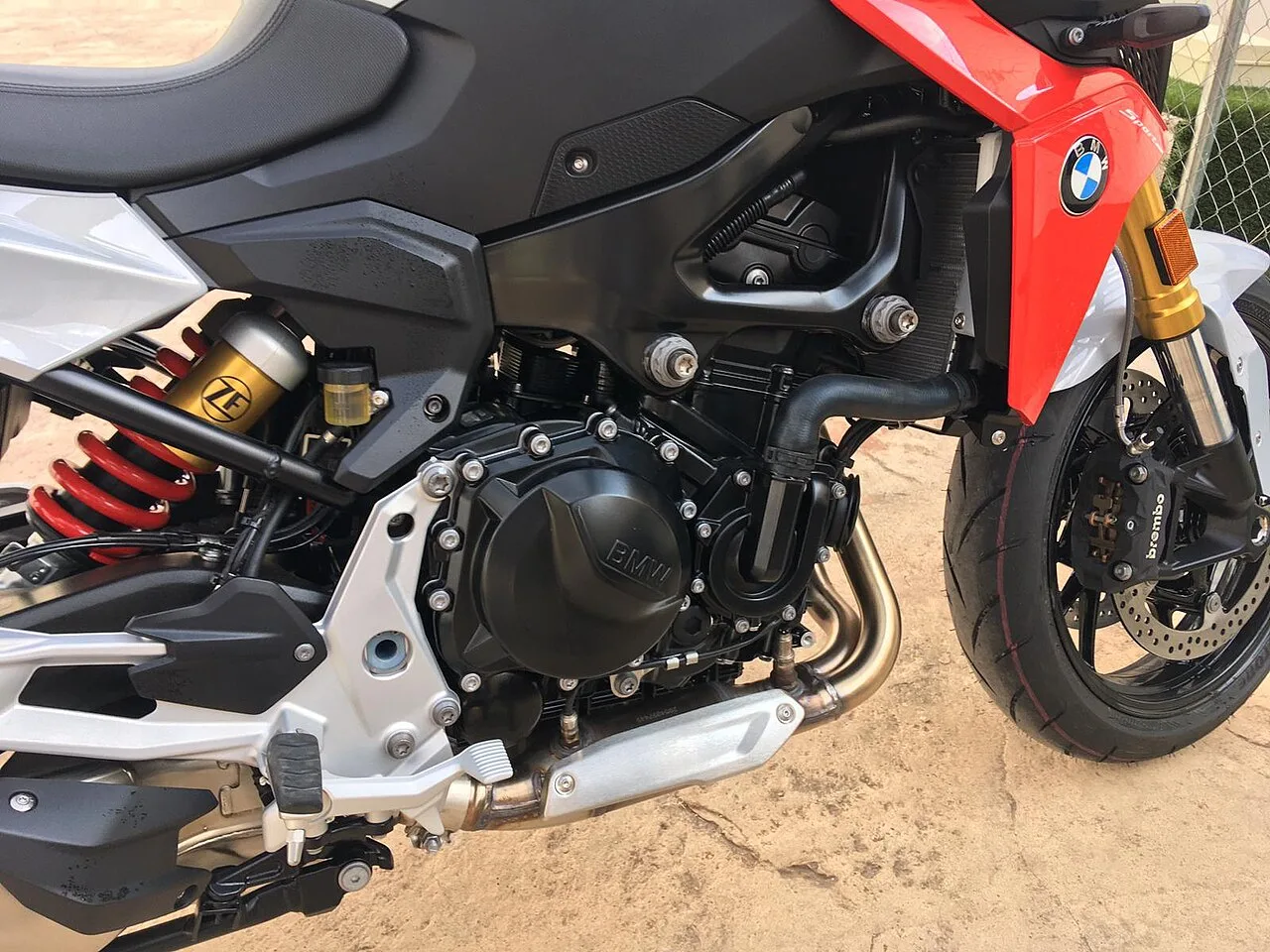 BMW F 900 R