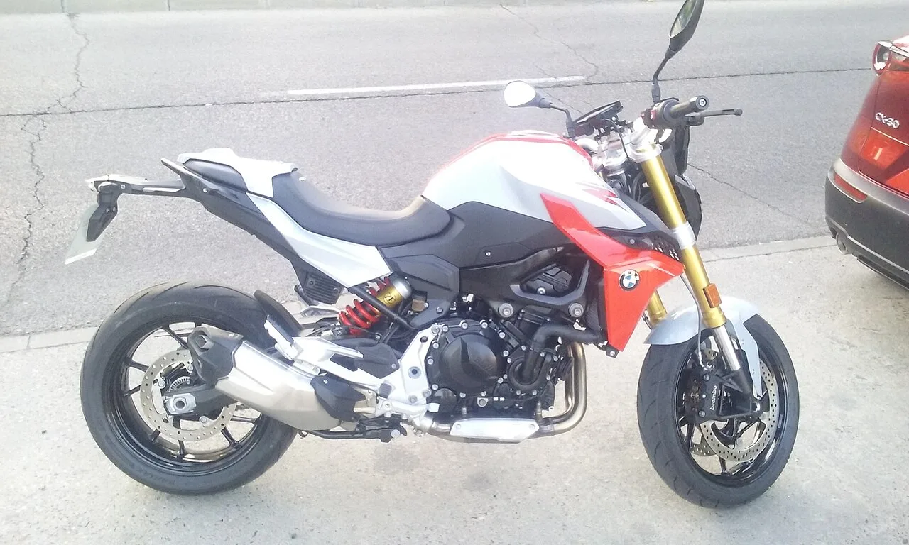 BMW F 900 R