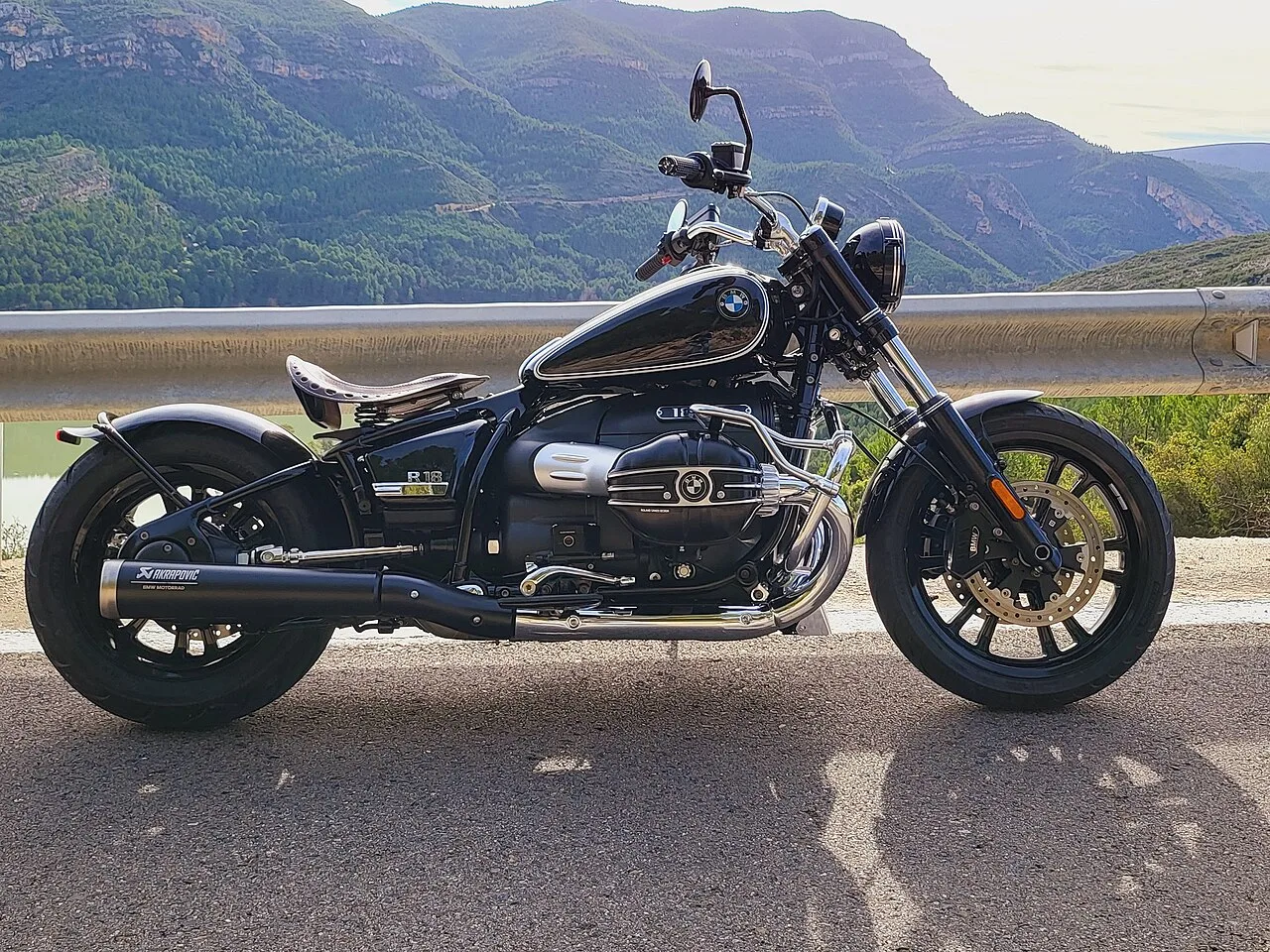 BMW R 18