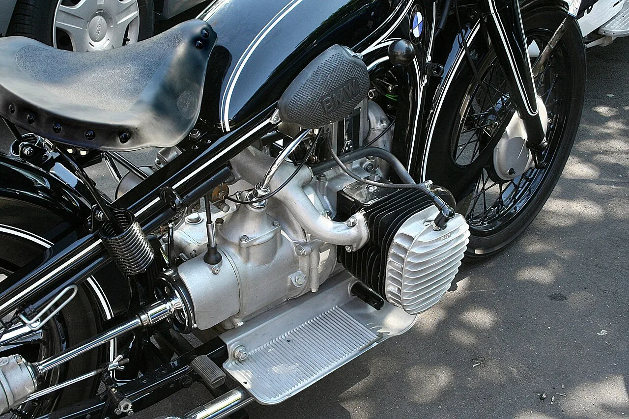 BMW R 18