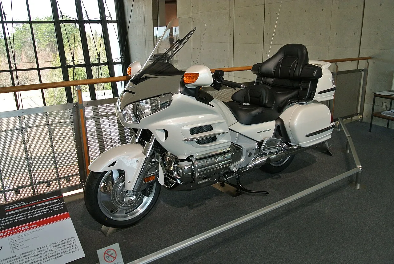 Honda GL1800 GL1800 6-е поколение (2018-н.в.) - полная переработка