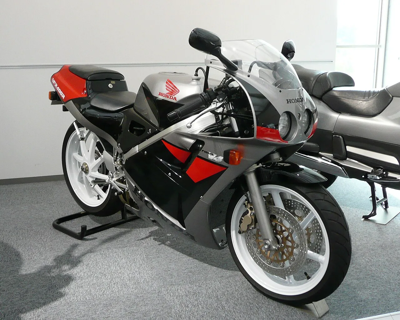 Honda VFR400 Honda VFR400R NC24 (1987-1988)