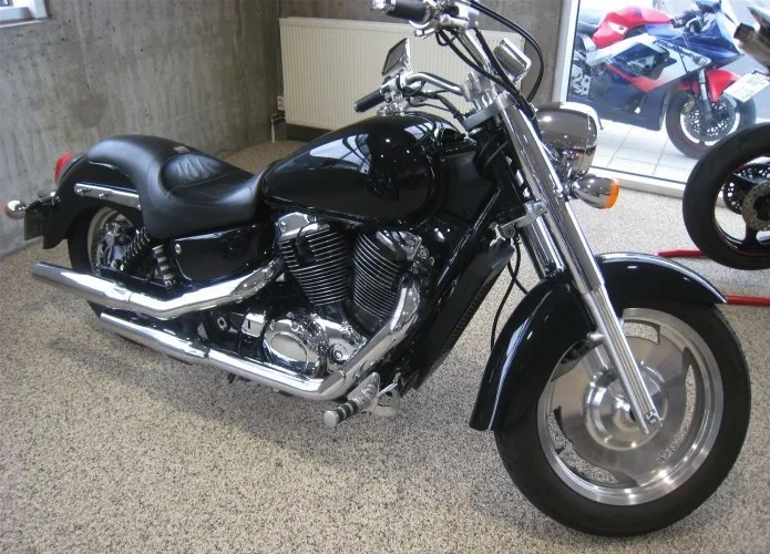 Honda VT1100 (1987–1996)