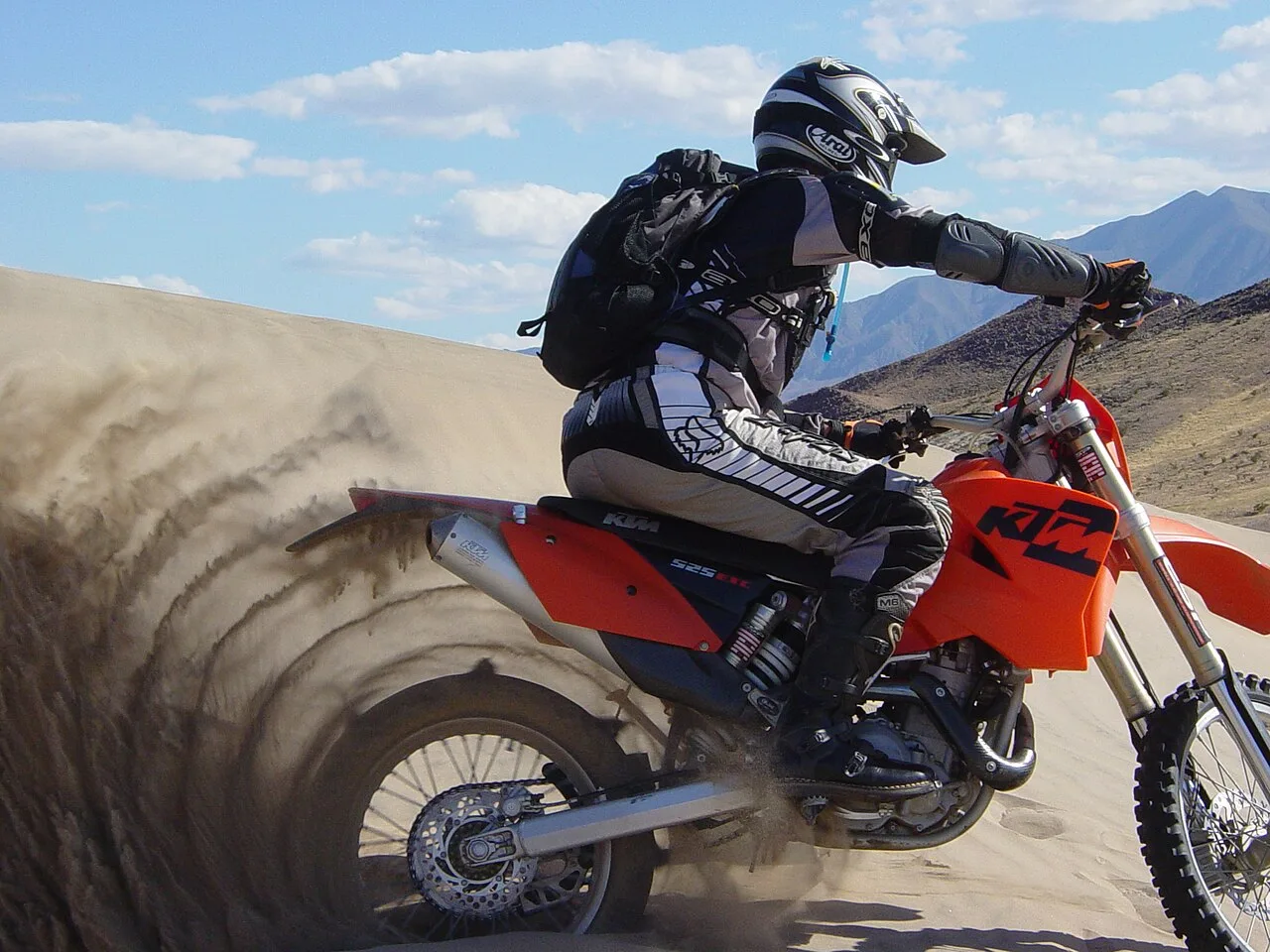 KTM 525