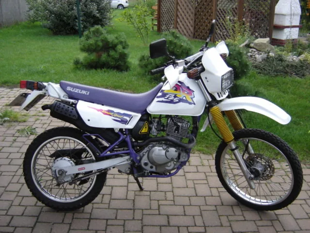 Suzuki DR125