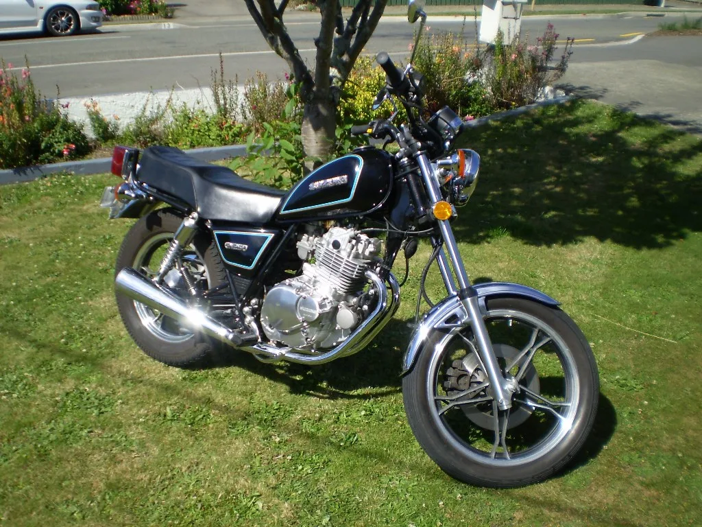 Suzuki GN250