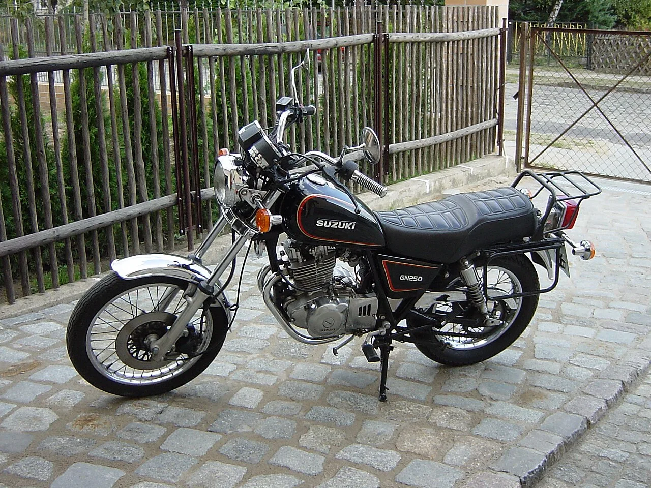 Suzuki GN250