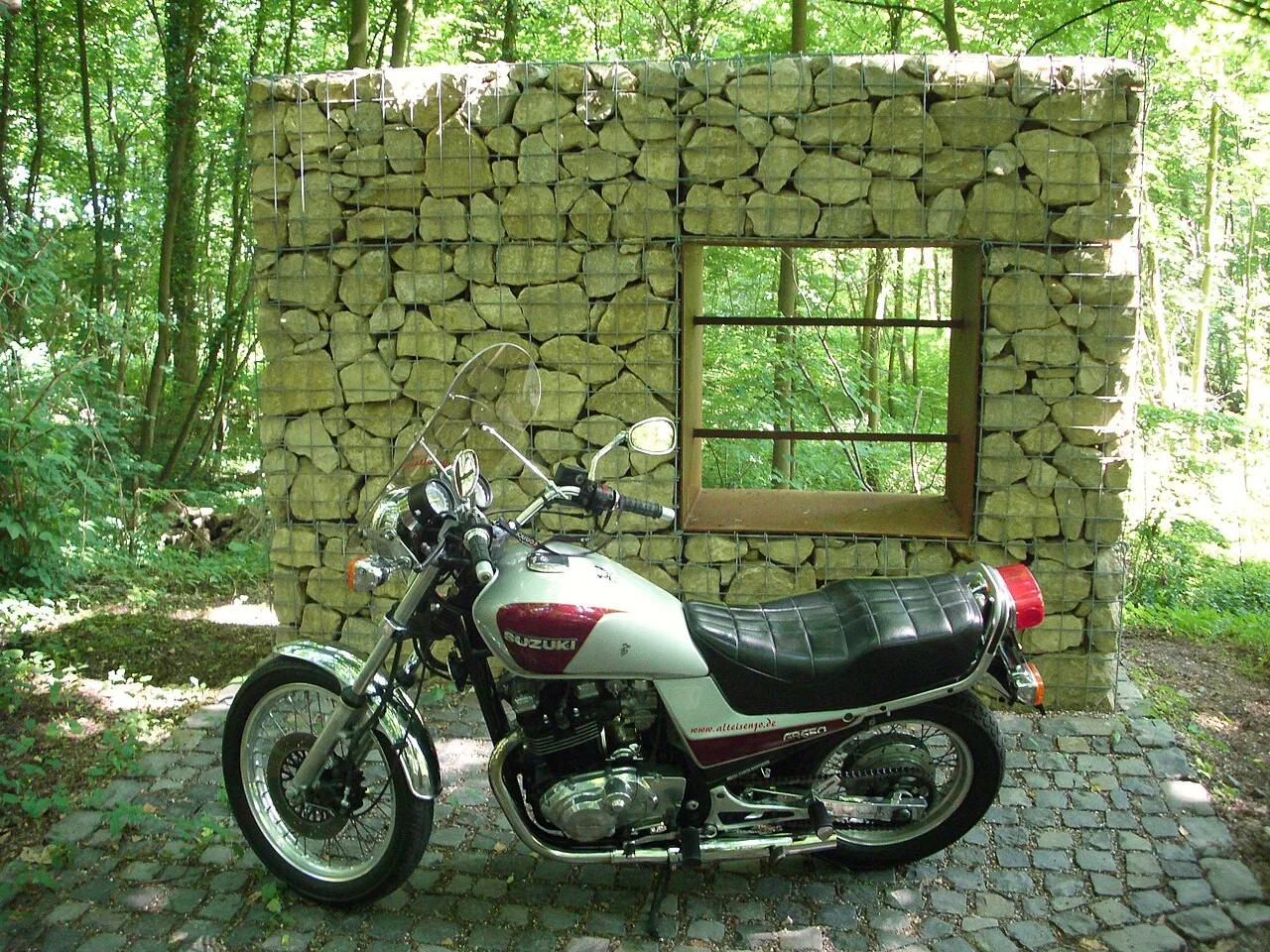 Suzuki GR650