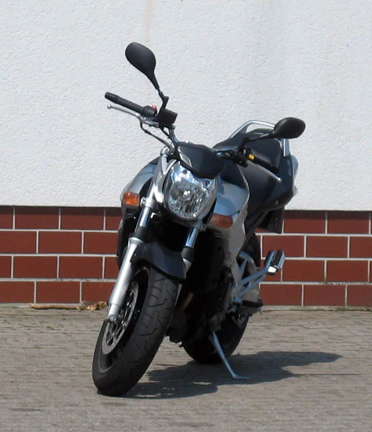 Suzuki GSR600 (2010)