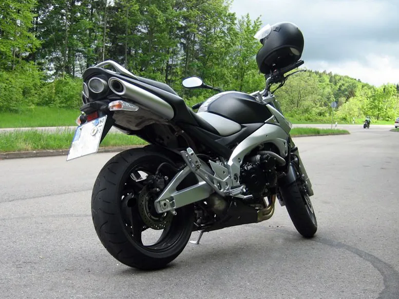 Suzuki GSR600 GSR600 (L0) 2010 - последний год выпуска
