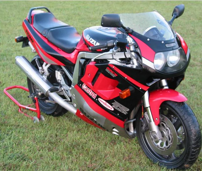Suzuki GSX-R1100 (1986–1988)