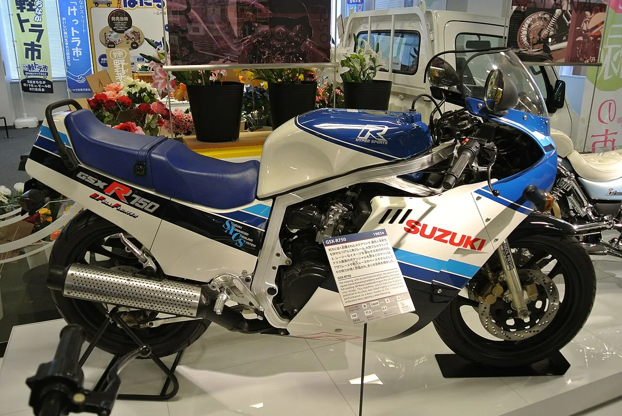 Suzuki GSX-R750 GSX-R750L/M (1990-1991) - Третье поколение