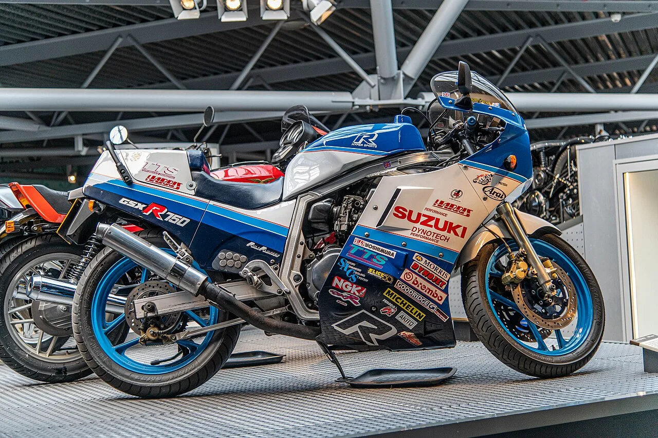 Suzuki GSX-R750 GSX-R750L/M (1990-1991) - Третье поколение