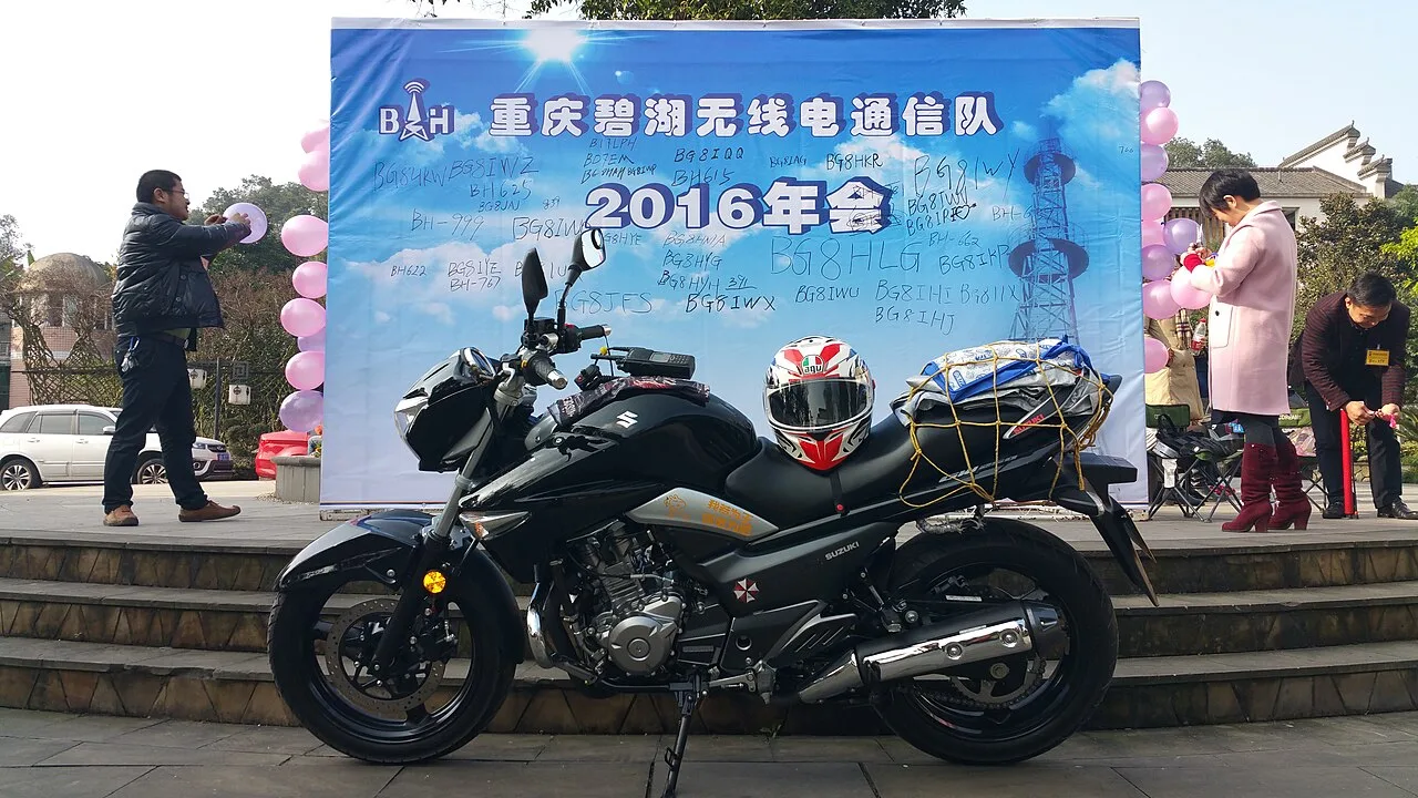 Suzuki GW250 Suzuki GW250 / GSR250 / Inazuma 250 (базовая версия нейкед)