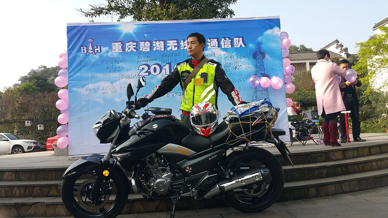 Suzuki GW250 Suzuki GW250 / GSR250 / Inazuma 250 (базовая версия нейкед)