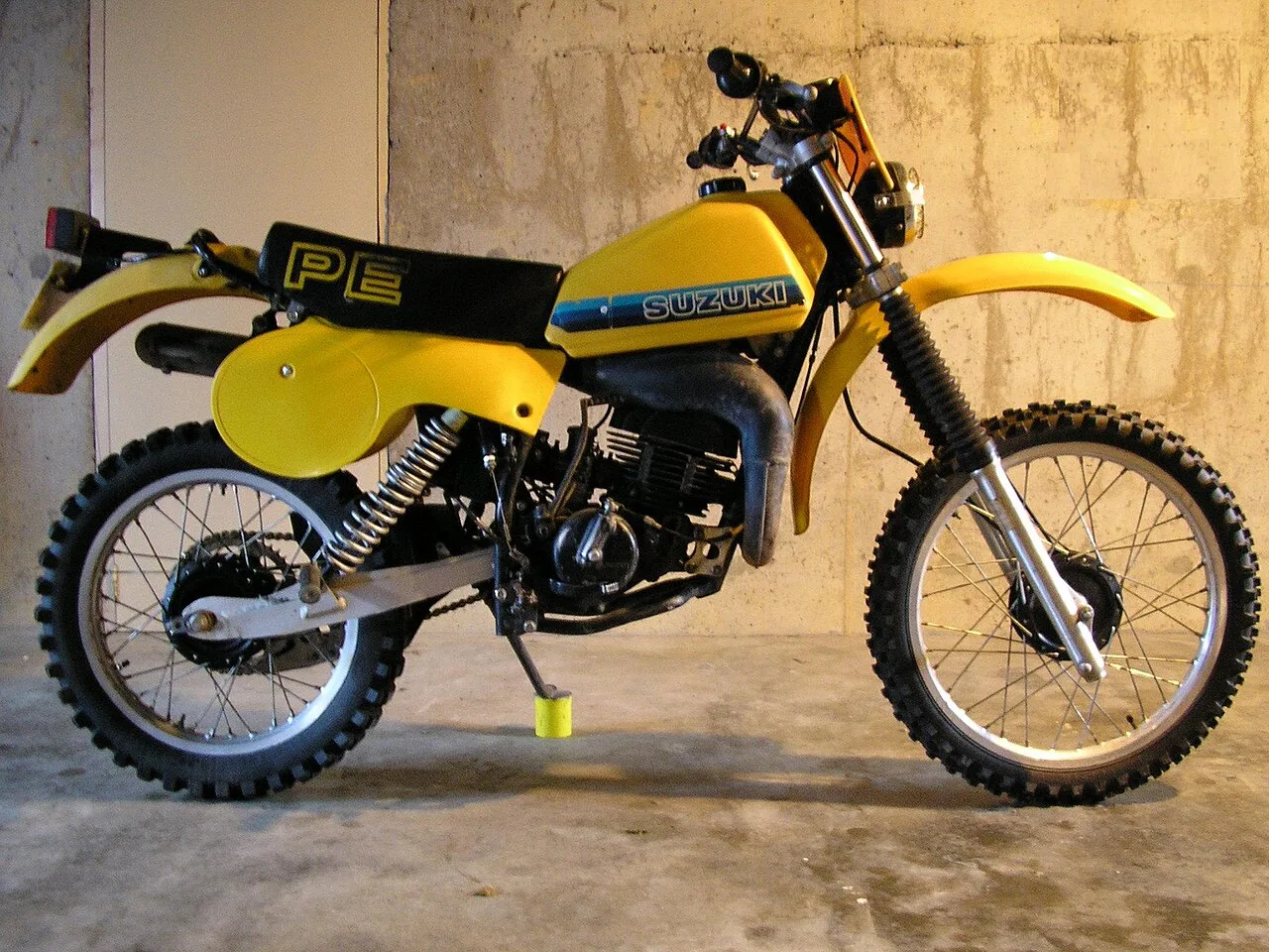 Suzuki PE175 (1984)