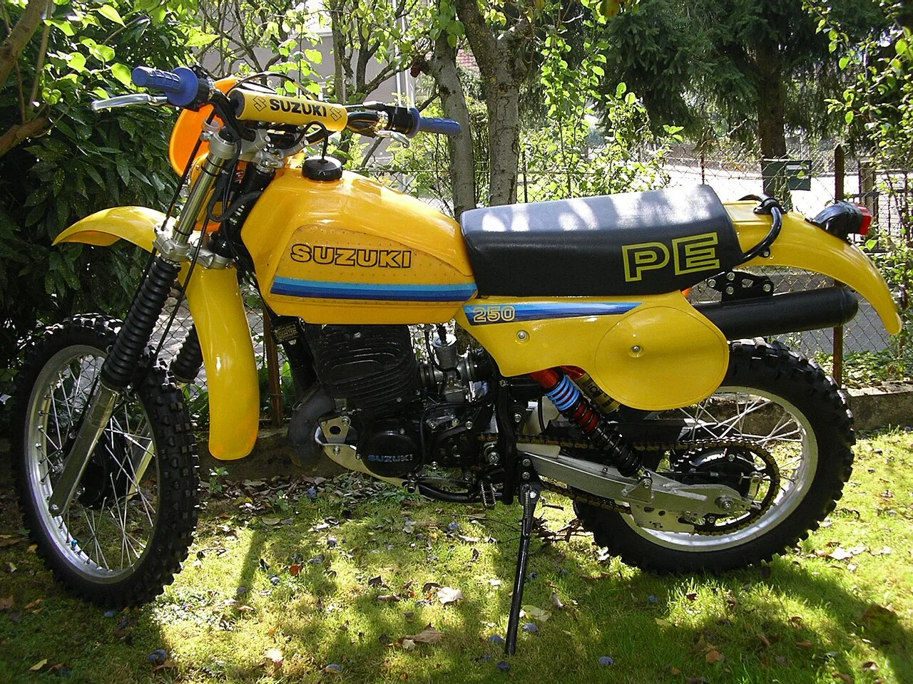 Suzuki PE250 (1981)