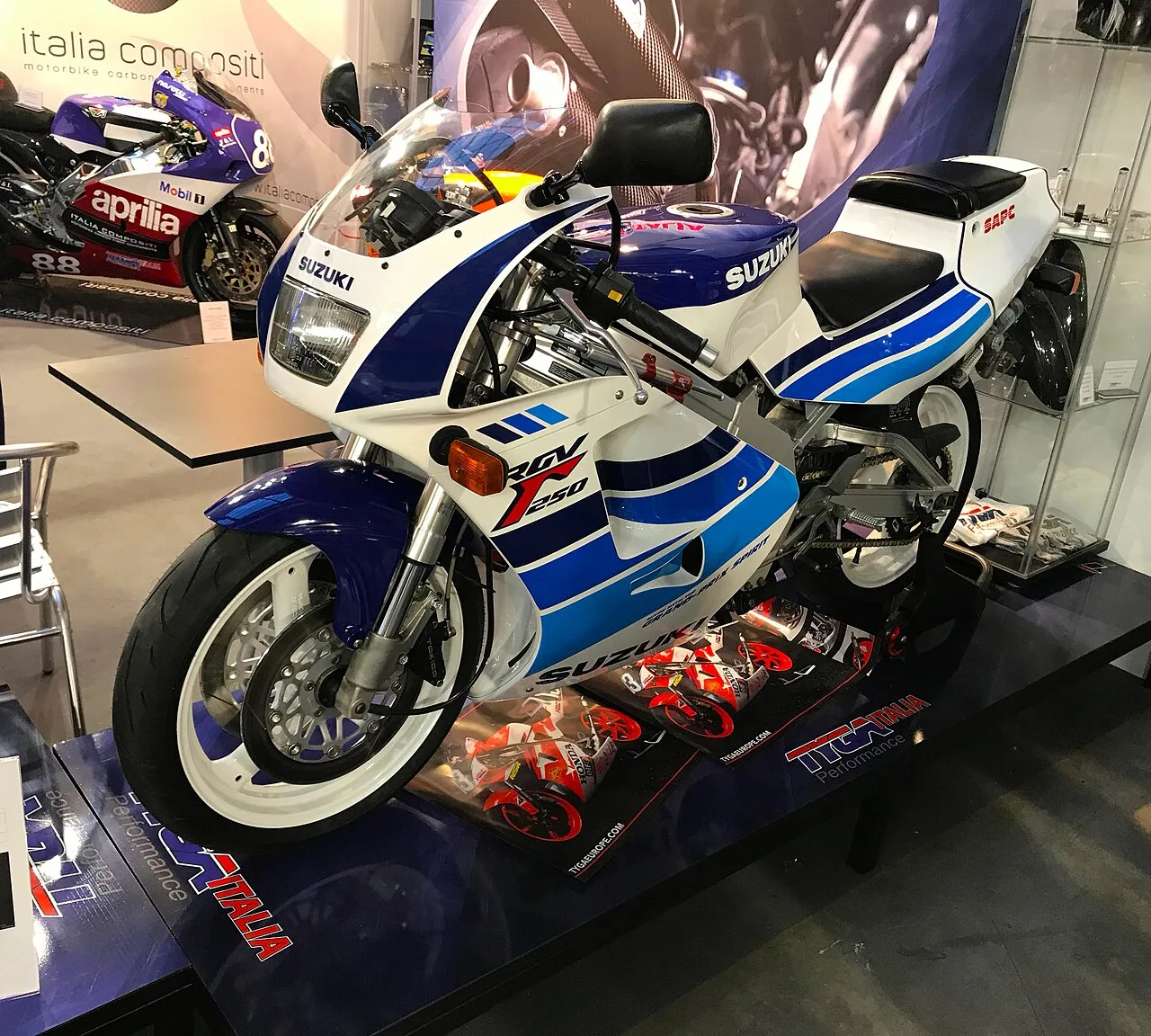 Suzuki RGV250 (1988–1991)