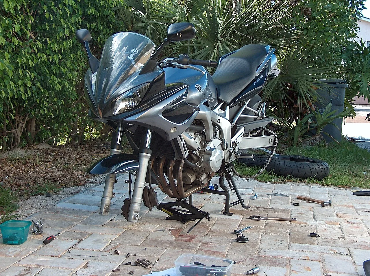 Yamaha FZ6