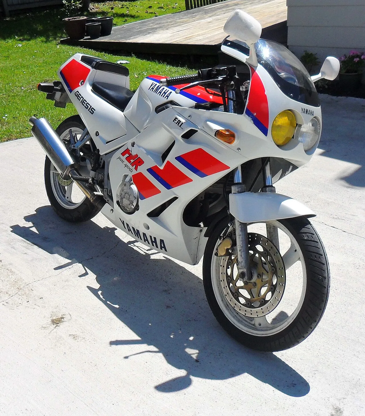 Yamaha FZR250 (1986–1987)