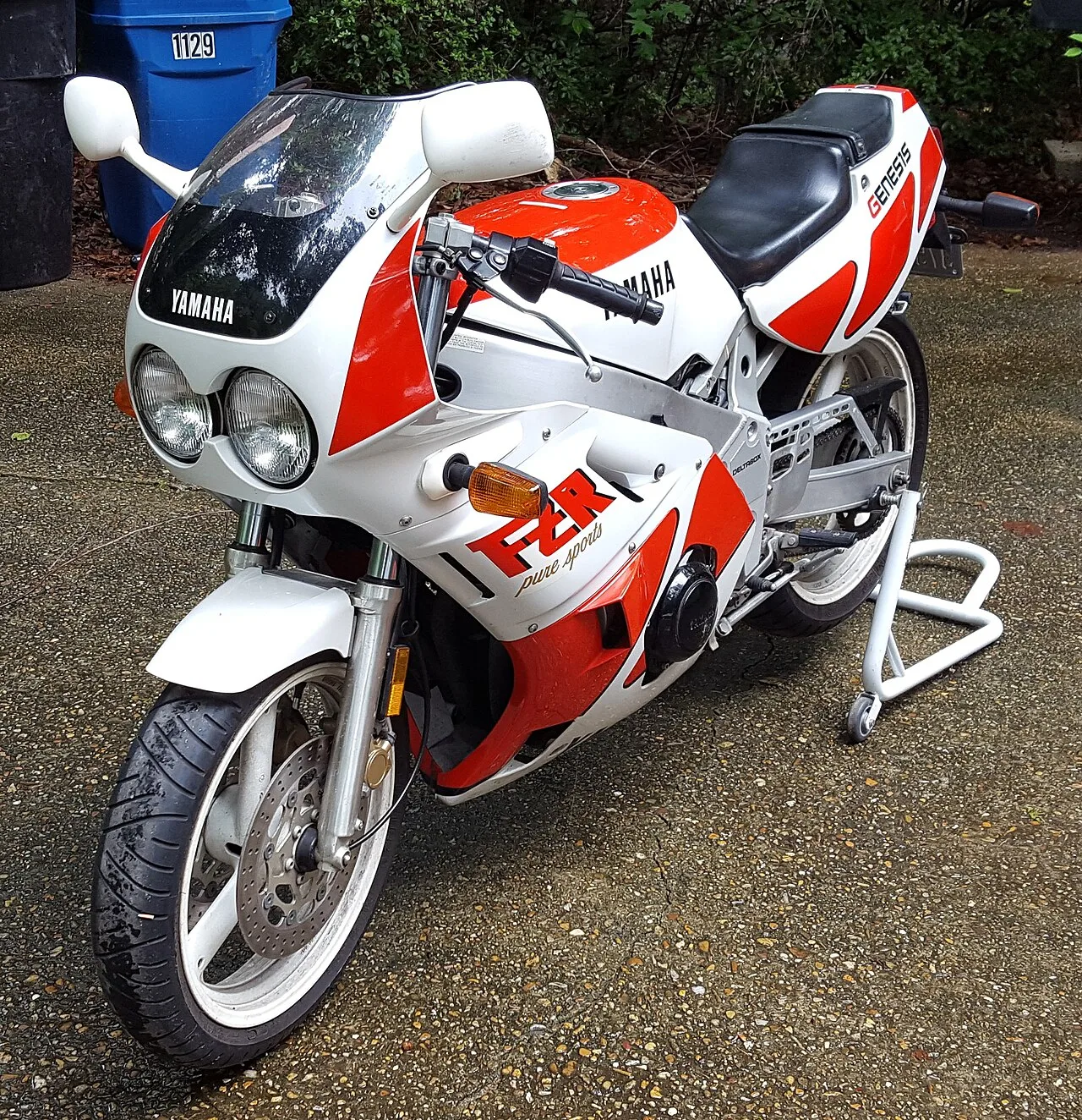 Yamaha FZR400 (1989–1991)
