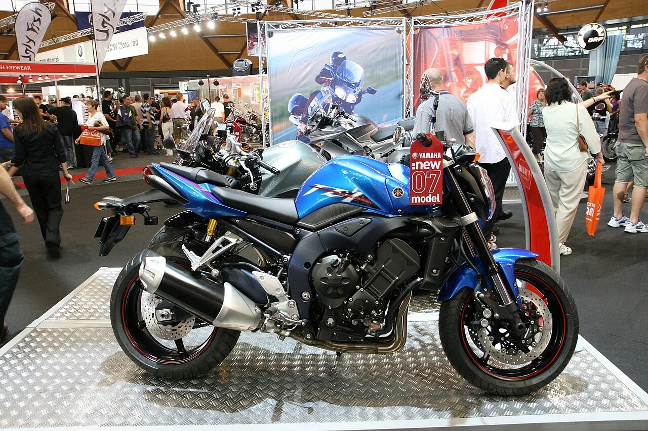 Yamaha FZS1000 (2003–2004)