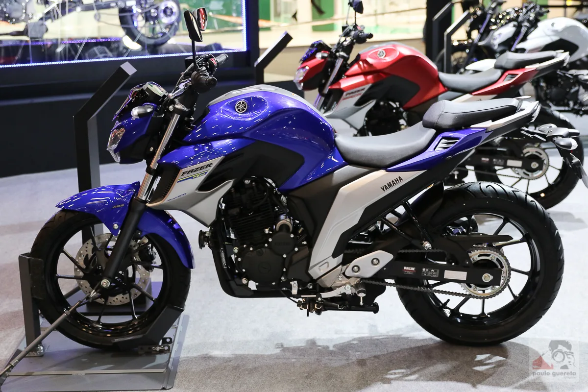 Yamaha FZX750 Третье поколение (1998-2000) - финальная версия для Японии