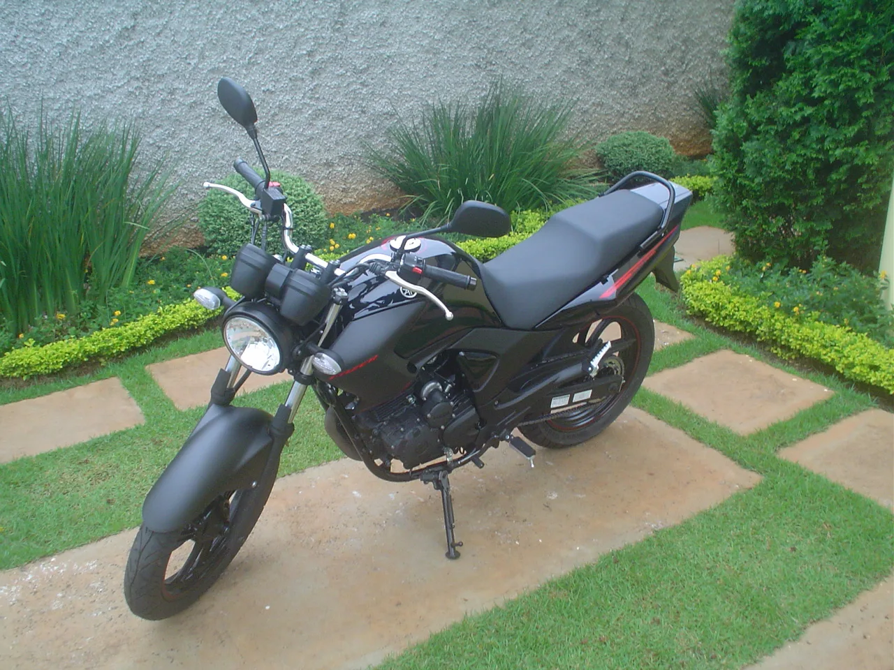 Yamaha FZX750 Третье поколение (1998-2000) - финальная версия для Японии