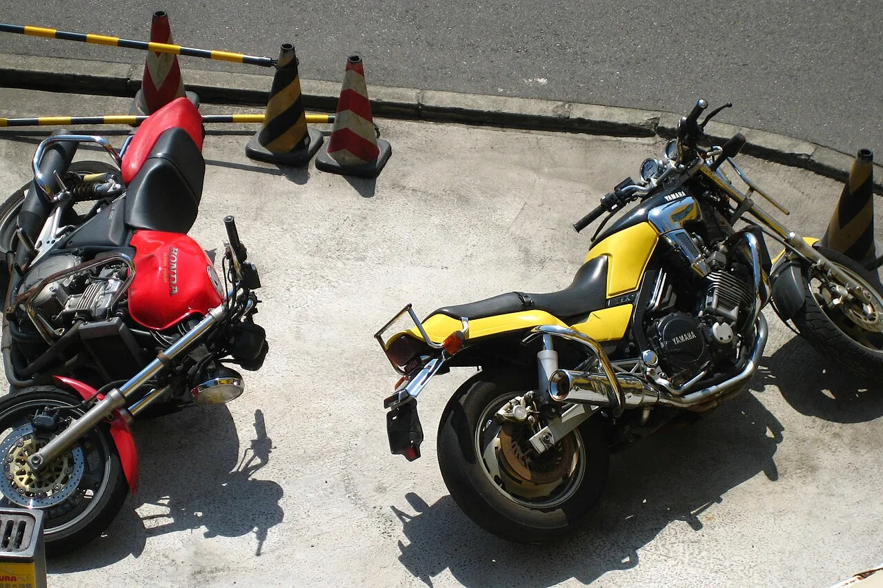Yamaha FZX750 (1998–2000)