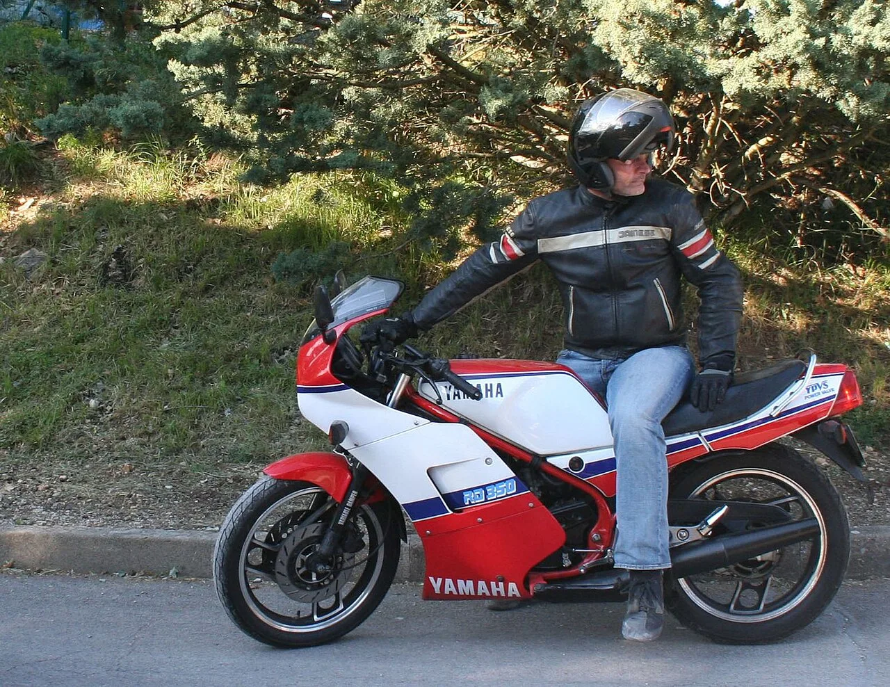 Yamaha RZ350 1985 (переходная версия с полноценным обтекателем)