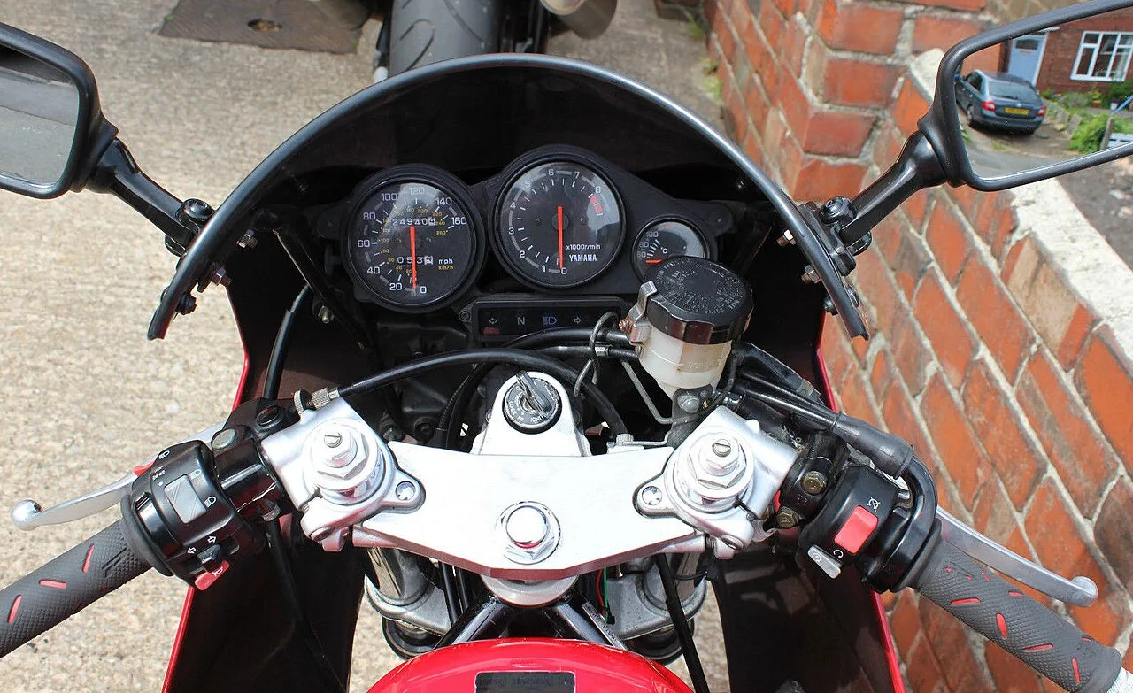 Yamaha TRX850 Поздняя версия (1998-2000)