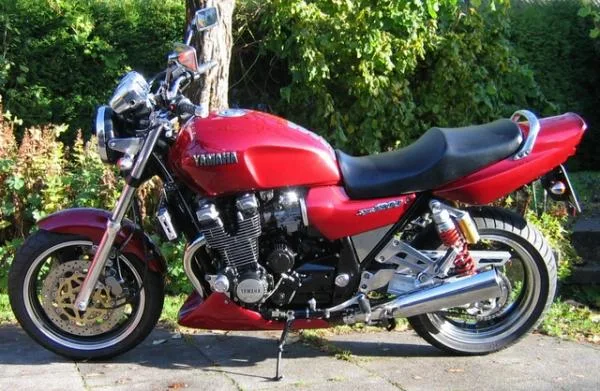 Yamaha XJR1200